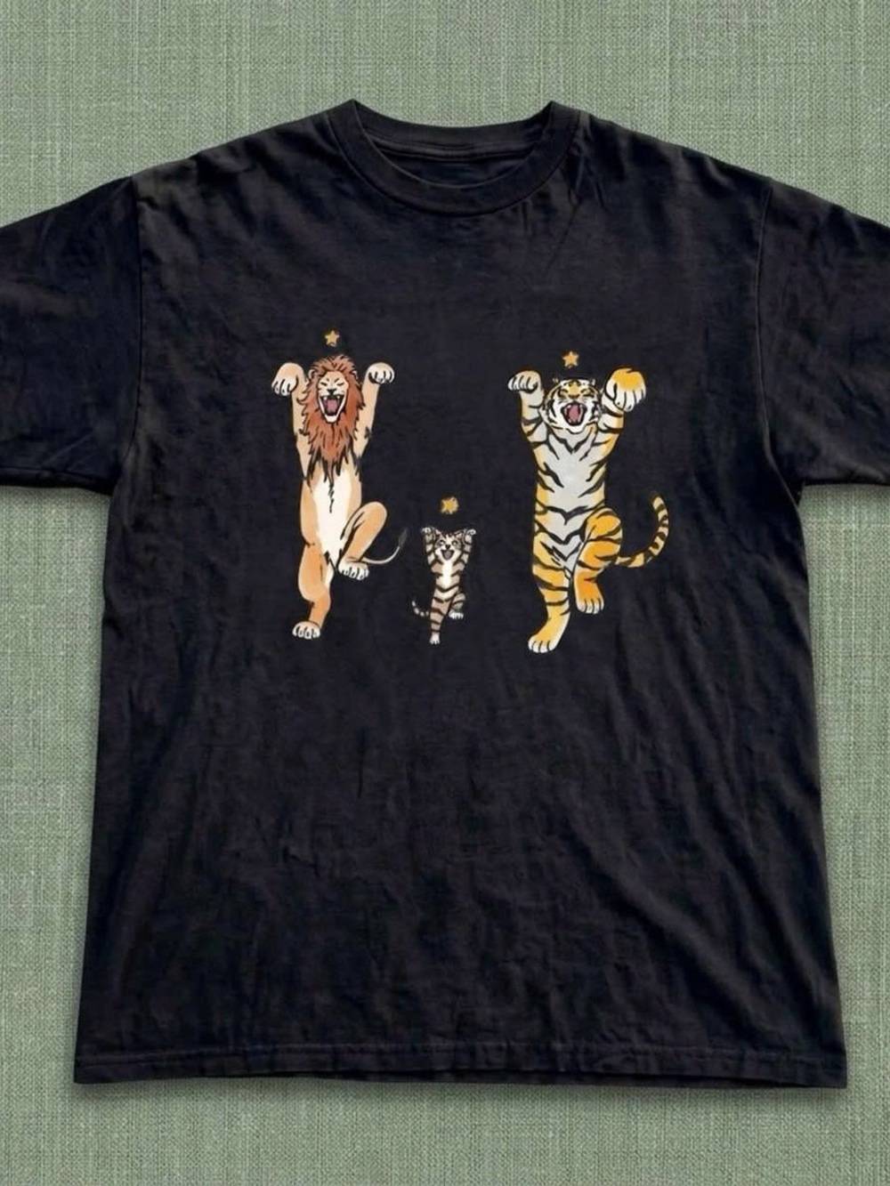 Tee with Cheerful Lion and Tiger